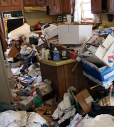 3 Signs Your Home Was Once Owned by a Hoarder